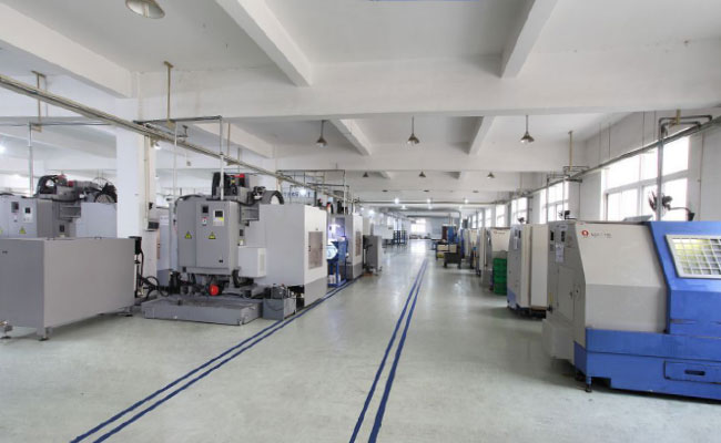 Центр мастерской отливки вклада точности подвергая механической обработке и токарный станок CNC